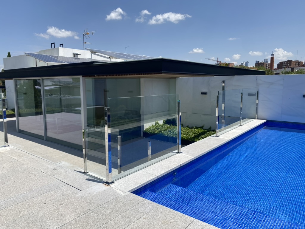 CERRAMIENTO PISCINA, ELIMINANDO RIESGOS